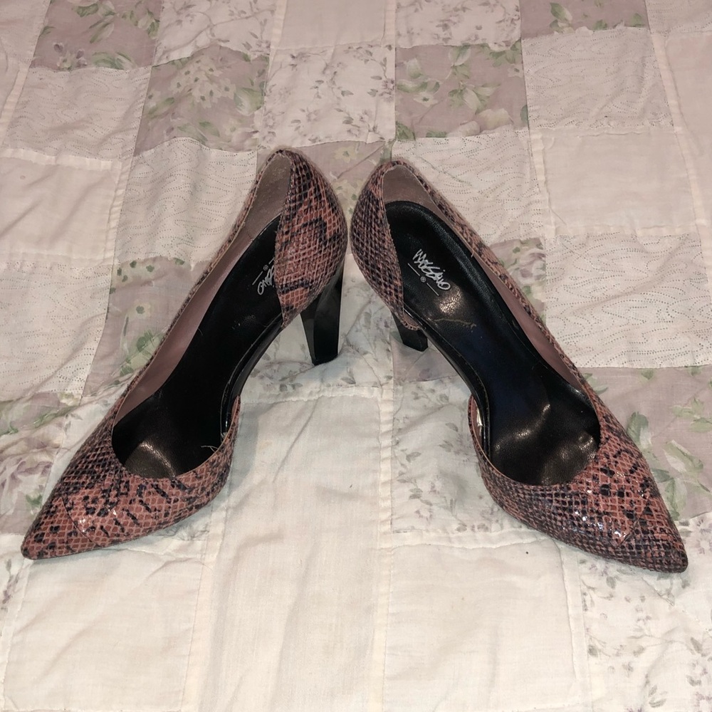 3/$20 Mossimo snakeskin heels - Picture 3 of 6